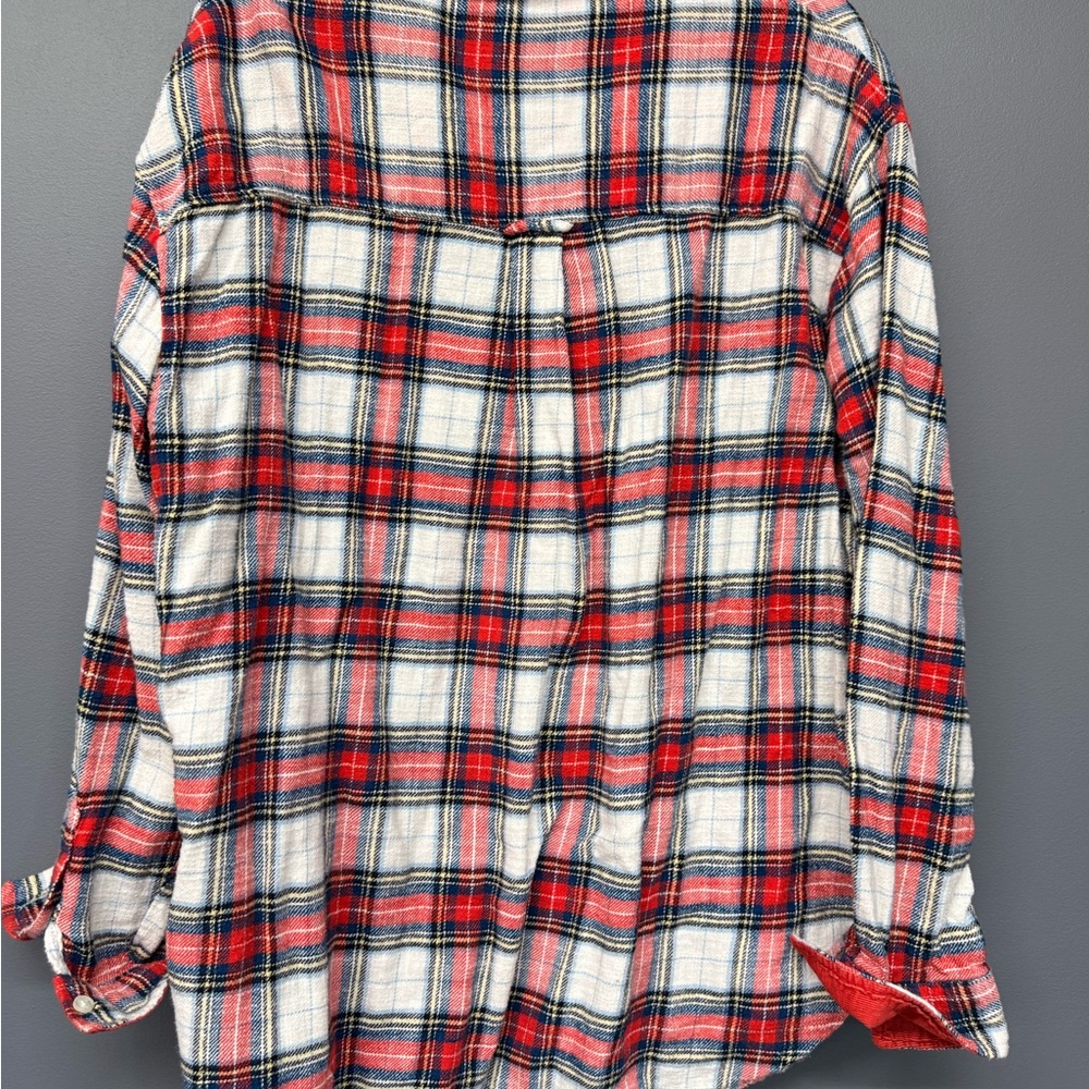 American Eagle Outfitters Red and White Plaid Flannel Shirt - Picture 2 of 4
